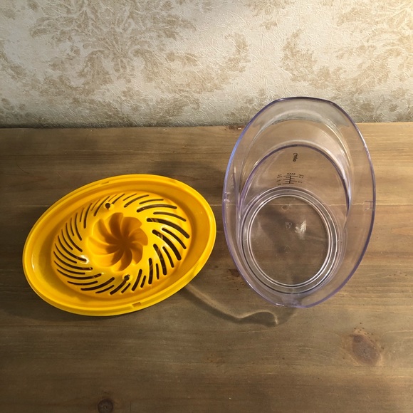 Cuisipro citrus juicer - Picture 5 of 10